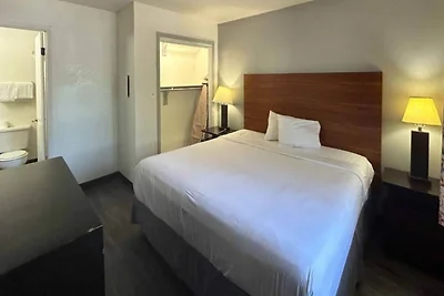 1 Queensize-Bett | Nichtraucher, Kühlschrank