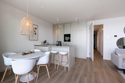 Ruim modern appartement met uitzicht op water