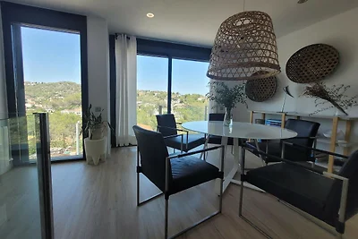 Stilvolle, moderne Villa am Stadtrand von...