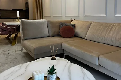 Two Bedroom Apartment with Terrace and Swimmi...