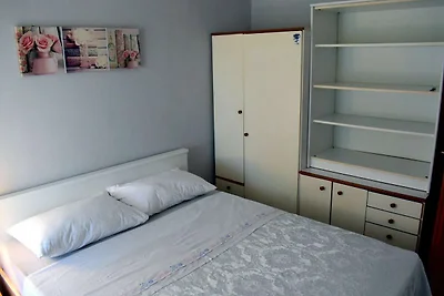 Apartment Take a Look - Three Bedroom Apartme...