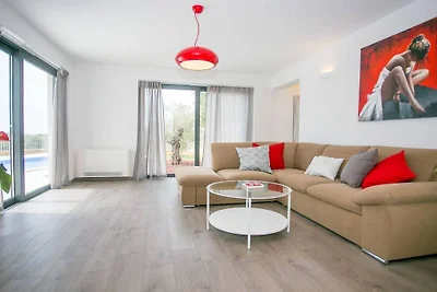 Villa in Tinjan mit Barbecue und Wifi