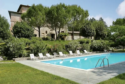 Wohnung in Mantignana mit Terrasse