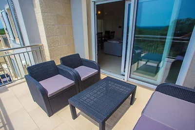 III in Villa Sunce
