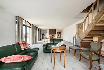 Ferienhaus in Cercy-la-Tour mit Terrasse