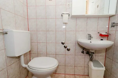 Guest House Daniela- Triple Room with Balcony...