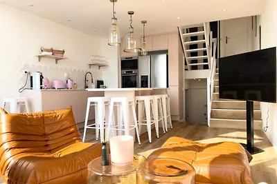 Leben in Pink Meerblick mit Terrassenstrand