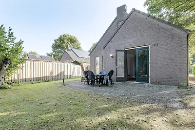 Ruhiger Wald-Bungalow für 6 Personen