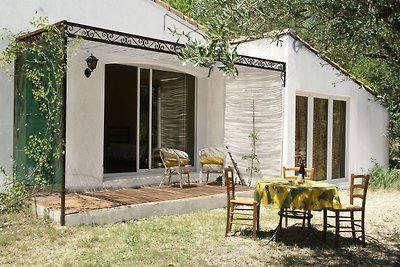 Cushy Villa à Vergèze avec jardin clôturé, te...