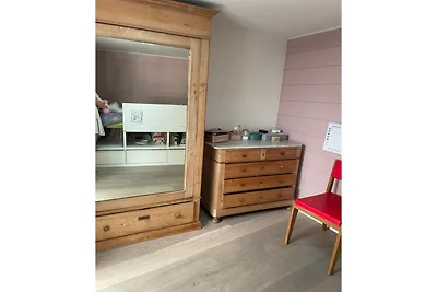 Ferienhaus mit Pool und großem Garten