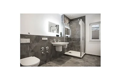 Q-Stall, Apartment 02