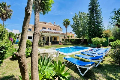 Villa bei Marbella mit beheiztem Pool