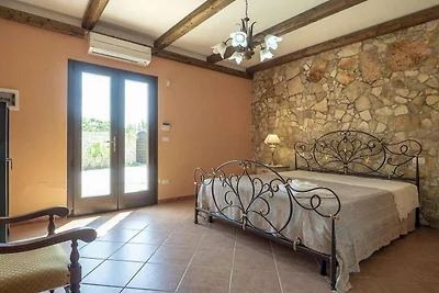 Spiacious Italian villa