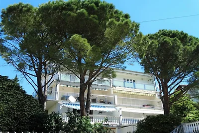 Two Bedroom Apartment with Balcony and Sea...