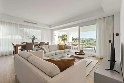 Spacious 2-bed & Solarium ALCAZABA LAGOON...