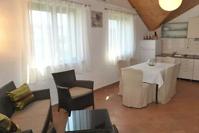 Villa en Povlja con piscina