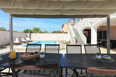 Dvori mit privaten Pool