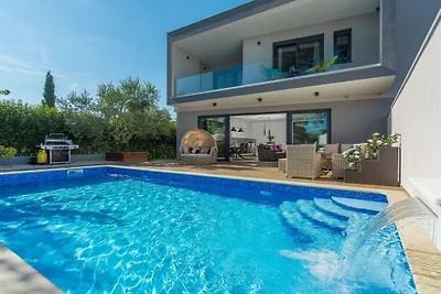 Villa in Poreč mit Schwimmbecken