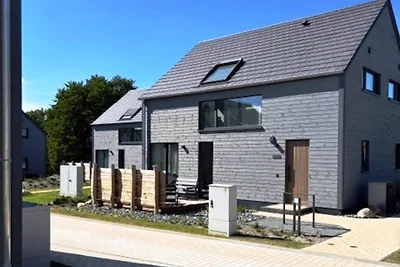 Skandinavisch eingerichtetes Doppelhaus in...