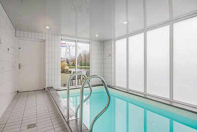 Haus mit privatem Pool, direkt am Wasser...