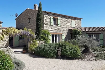 Hütte in Gordes mit Schwimmbecken