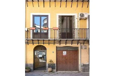 Casa Meli dietro Piazza San Domenico