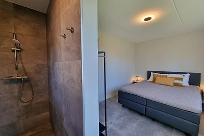 Watervilla in Balk bij Friese Meren