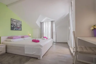 Adriatic Pearl - FourBedroom Villa with heate...