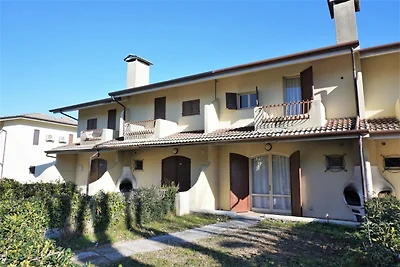 Leuke villa in Caorle met balkon