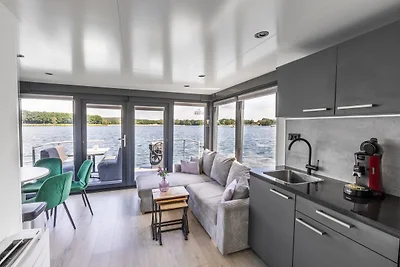 Hausboot-Marina mit Whirlpool