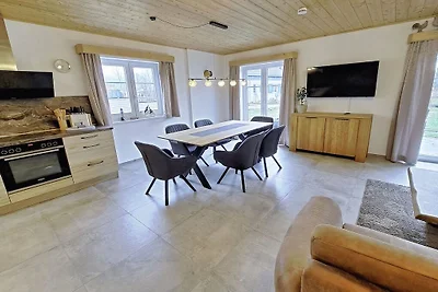 Ferienhaus in Altefähr mit Schwimmbecken