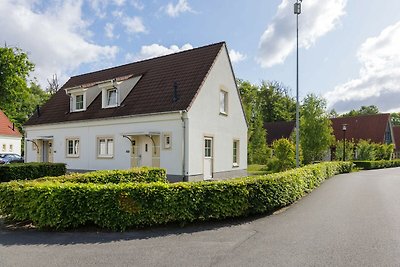 Modernes Haus mit 4 Bädern, im schönen Bad...