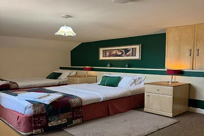 Belvilla Russel Court Hotel | Standard Triple
