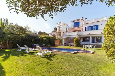 Villa mit privatem Pool und großem Garten
