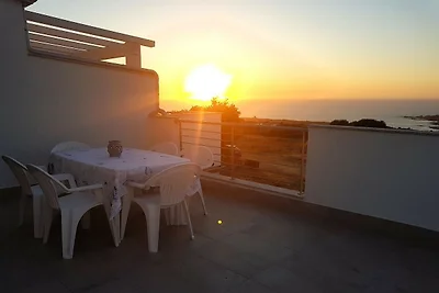 Terrasse, Klimaanlage und privater Parkplatz