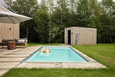 High-Tech-Ferienhaus mit Sauna und privatem P...