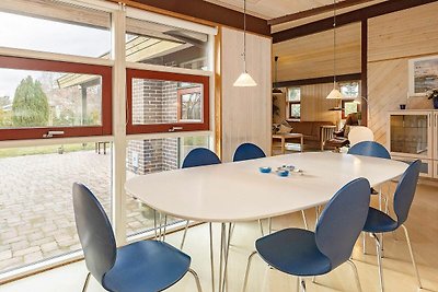 8 Personen Ferienhaus in Væggerløse