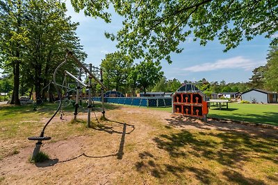 Modernes Ferienhaus in einem Ferienpark, an d...