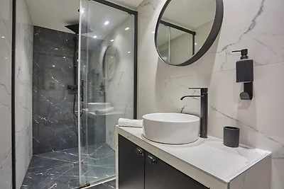 Charmant appartement Faubourg St Honore...