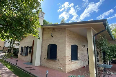 Bella villa a Gemmano con jacuzzi e piscina