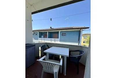 Kleines Mehrfamilienhaus mit Balkon