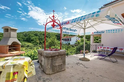 Scenic Seafront Brsec Apartment - Three Bedro...