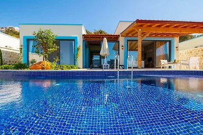 Villa in Kalkan mit Schwimmbecken