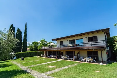 Moderno appartamento a Manerba del Garda vici...