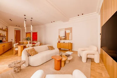 Luxe A/C Apt - 6P/3BDR - Arc de Triomphe