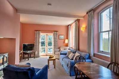 Cottage in riva al fiume con terrazza