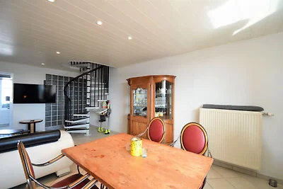 Ferienhaus in Rochehaut mit eingezהuntem...