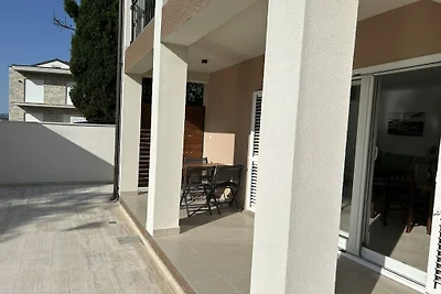 Dom wakacyjny w Murterze z basenem