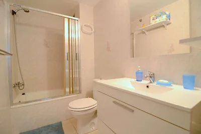 Apartment for four people with pool