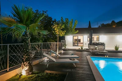 Villa Florinda mit Pool in der Nähe von Split